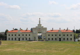 Дворец Сапег: брама (Ружаны)