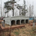 Кладбище католическое: склеп-усыпальница Тышинских (Красное), март 2014