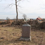 Костел св. Роха: брама и ограда (Полочаны), март 2014