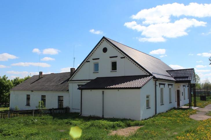 Костел св. Юрия: плебания