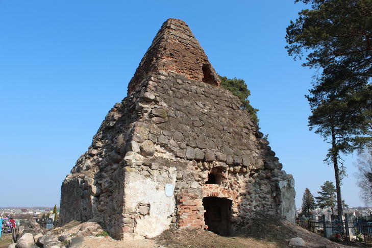 Усыпальница Завишей