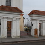 Костел св. Николая: брама (Мир), февраль 2016