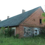 Усадьба Сулистровских: коровники (Комарово), июнь 2016