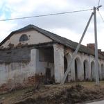 Усадьба Уместовских: амбар (Жемыславль), апрель 2012