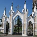 Костел св. Казимира: брама и ограда (Липнишки), август 2011