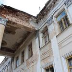 Усадьба Уместовских: дворец (Жемыславль), апрель 2012